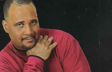 Michel Linerol chanteur et compositeur martiniquais, figure du zouk love